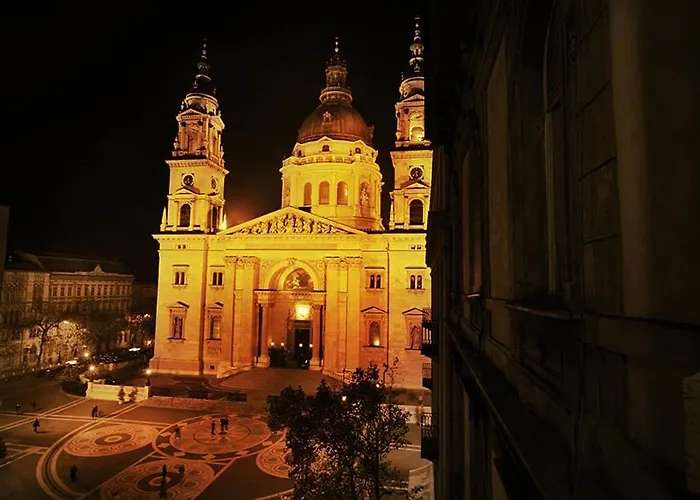 Basilica View II Vintage Apartment